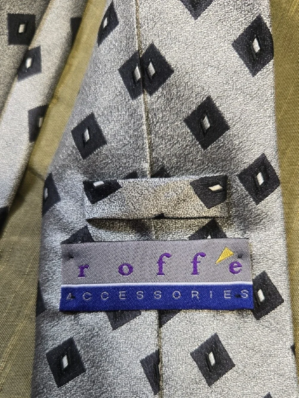 Men's Silver Tie with Black Diamond Motif
